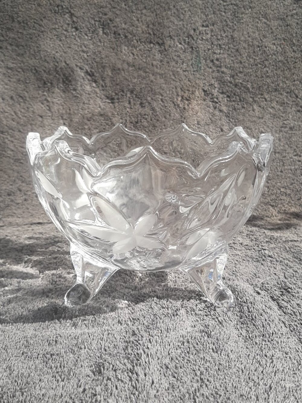 Mikasa Crystal Bowl Garden Terrace Pattern 6" x 4"
